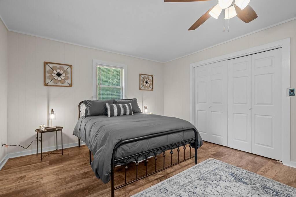 Spacious Home- Near Airport, Crabtree Mall & Food Raleigh Eksteriør billede