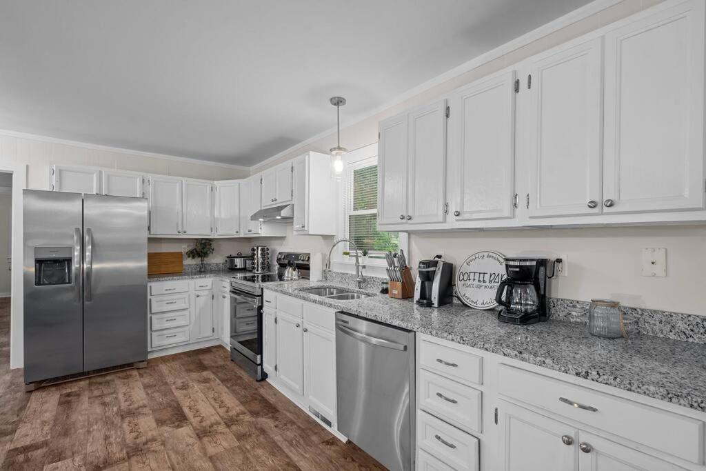 Spacious Home- Near Airport, Crabtree Mall & Food Raleigh Eksteriør billede